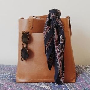 MADEWELL MEDIUM TRANSPORT TOTE